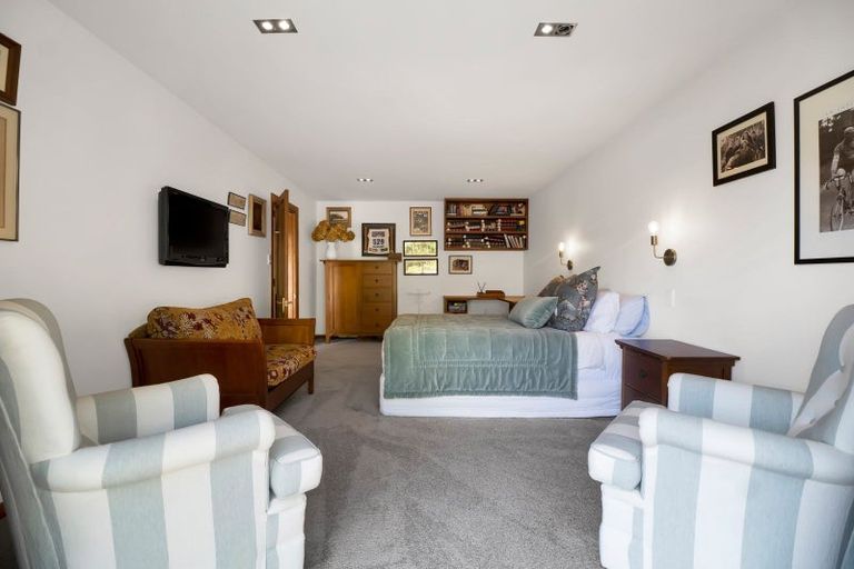 Photo of property in 331a Mangorei Road, Merrilands, New Plymouth, 4312