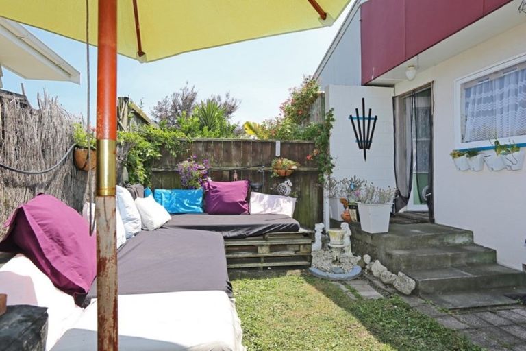 Photo of property in 2/381 Kennedy Road, Pirimai, Napier, 4112