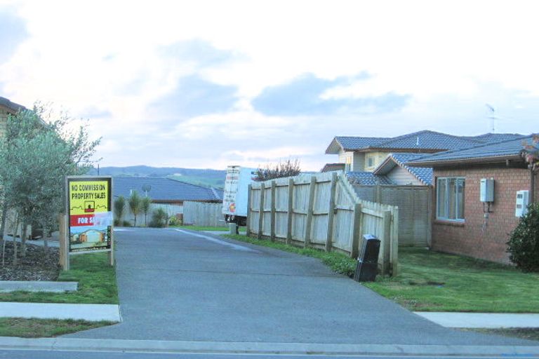 Photo of property in 18 Driftwood Drive, Red Beach, 0932