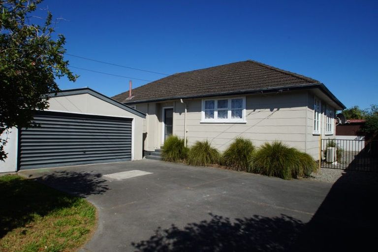Photo of property in 9 Wilmot Street, Northcote, Christchurch, 8052