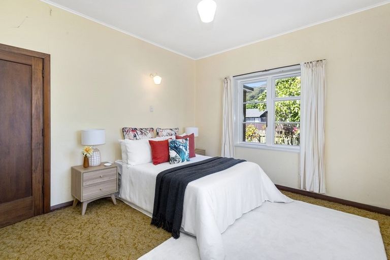 Photo of property in 4 Godley Street, Waterloo, Lower Hutt, 5011