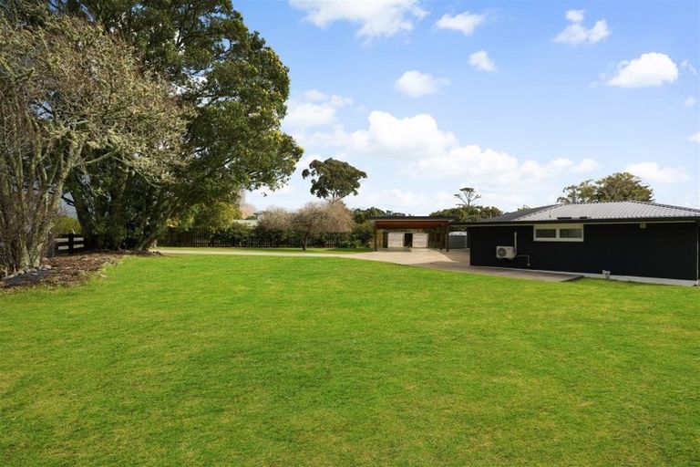 Photo of property in 72 Hanham Road, Kumeu, 0891