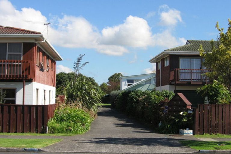 Photo of property in 25 Beach Road, Te Atatu Peninsula, Auckland, 0610