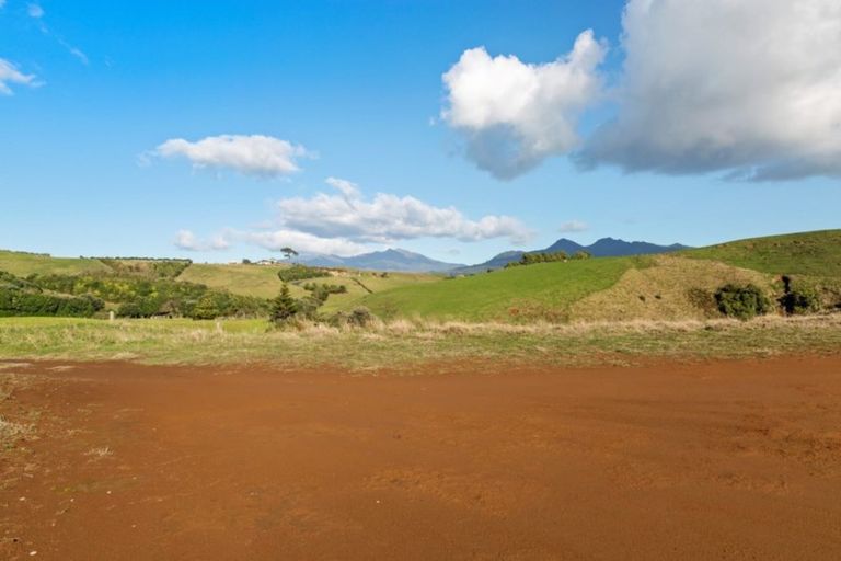 Photo of property in 2 Washer Road, Omata, New Plymouth, 4374