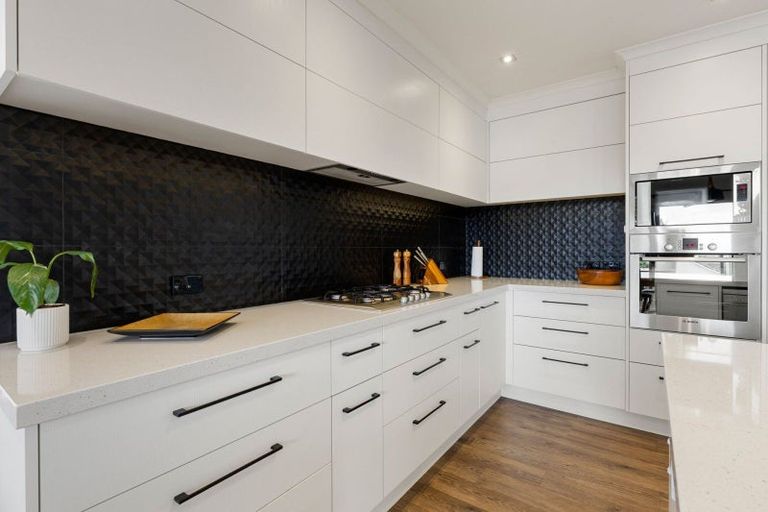 Photo of property in 32 Marnane Terrace, St Andrews, Hamilton, 3200