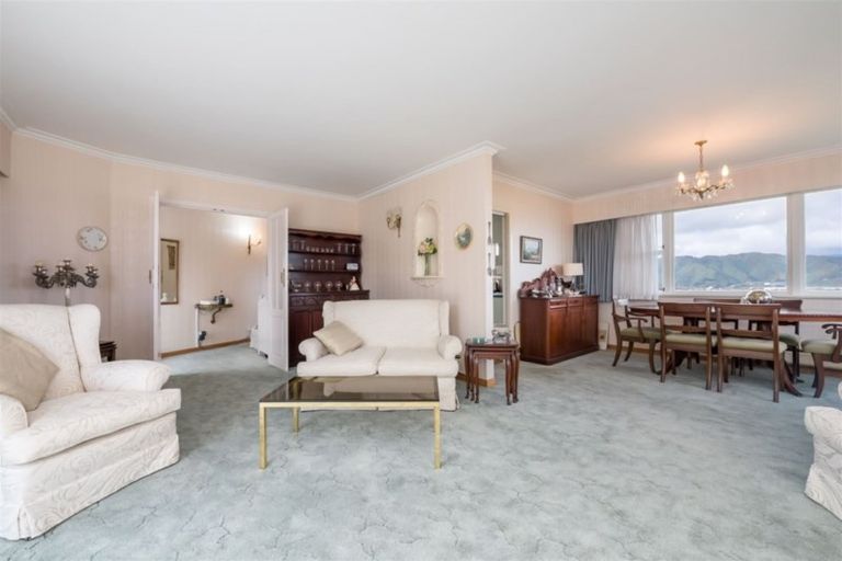 Photo of property in 18 Magnolia Grove, Maungaraki, Lower Hutt, 5010