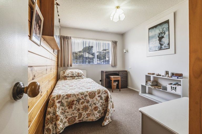 Photo of property in 26 Marchant Place, Westown, New Plymouth, 4310