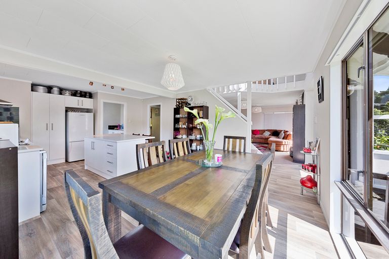 Photo of property in 8 Pinehurst Place, Wattle Downs, Auckland, 2103