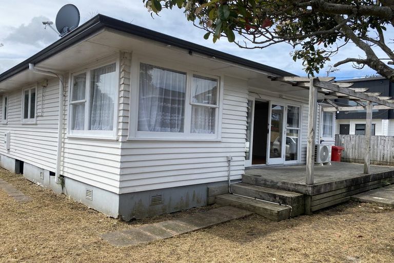 Photo of property in 39a Harrington Road, Henderson, Auckland, 0610