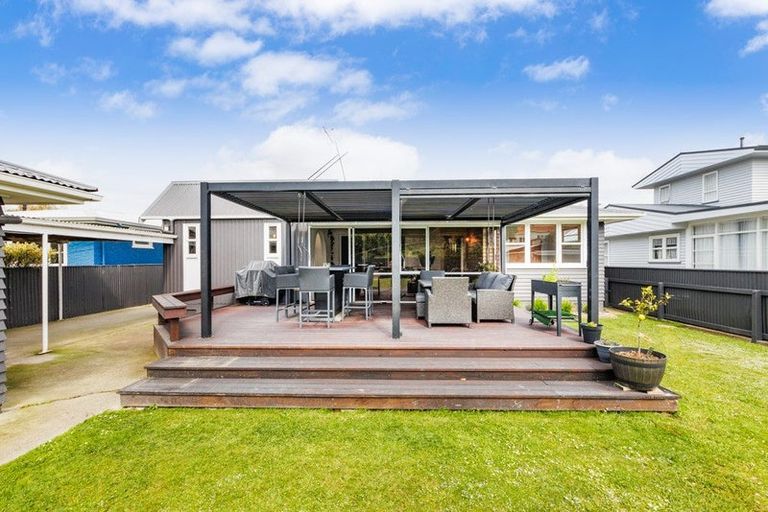 Photo of property in 8 Parkland Crescent, Terrace End, Palmerston North, 4410