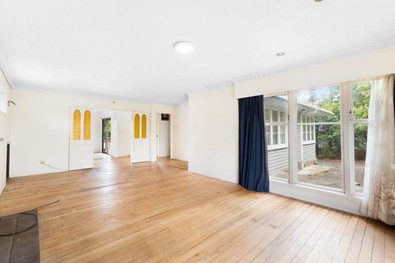 Photo of property in 17 Kirrie Avenue, Te Atatu South, Auckland, 0610