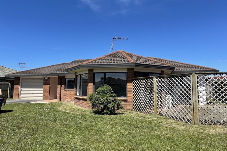 Photo of property in 3 Robina Court, Burswood, Auckland, 2013