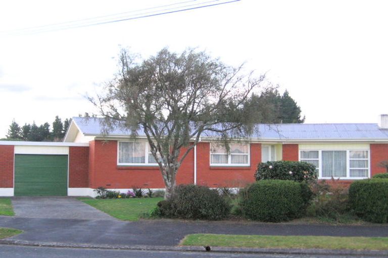 Photo of property in 2 Frederick Drive, Dinsdale, Hamilton, 3204