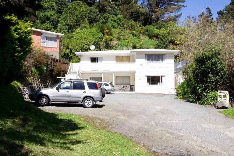 Photo of property in 2/78 Newlands Road, Newlands, Wellington, 6037