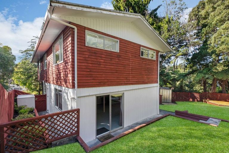 Photo of property in 203 Woodlands Park Road, Titirangi, Auckland, 0604