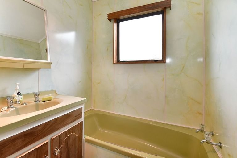 Photo of property in 1/928 Whangaparaoa Road, Manly, Whangaparaoa, 0930