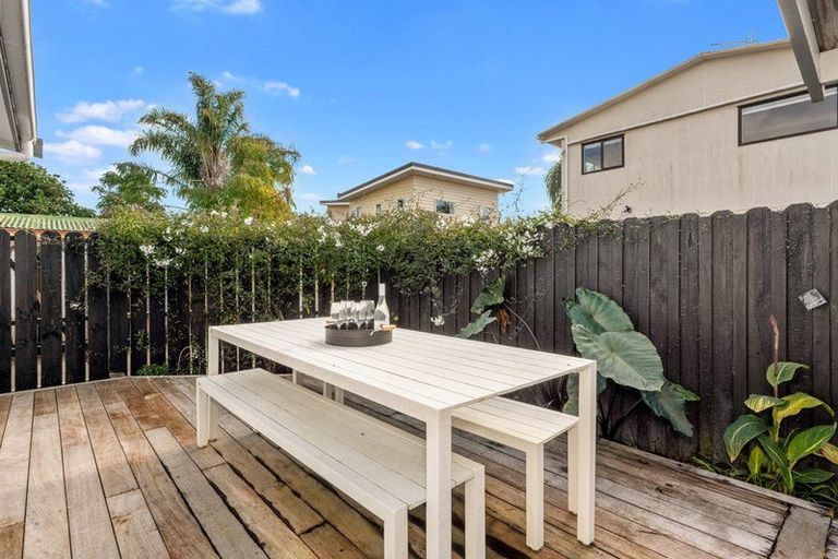 Photo of property in 1/69 Bay Street, Red Beach, 0932