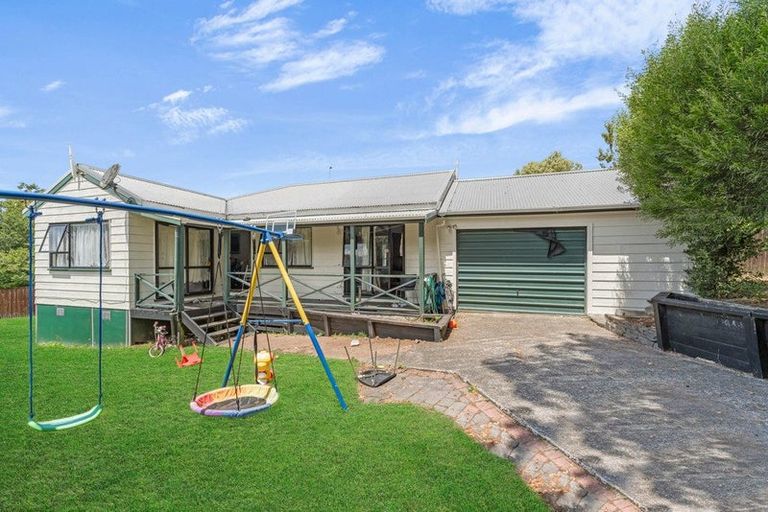 Photo of property in 14 Mile Place, Henderson, Auckland, 0612
