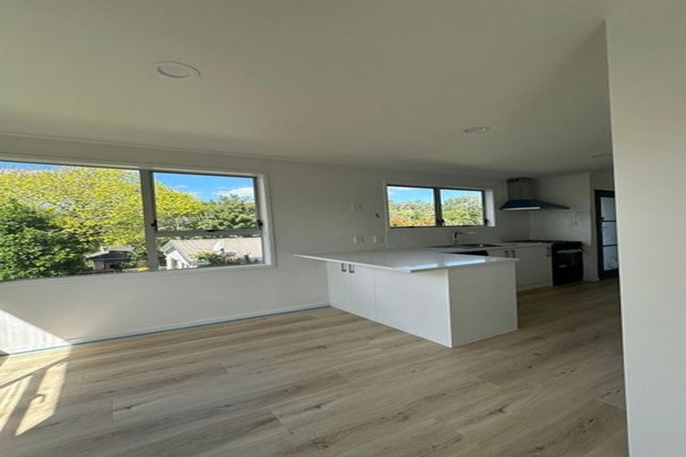 Photo of property in 32 Vandeleur Avenue, Birkdale, Auckland, 0626