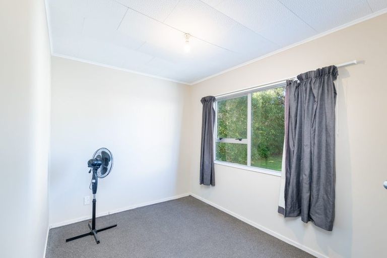 Photo of property in 43 Levant Street, Cannons Creek, Porirua, 5024
