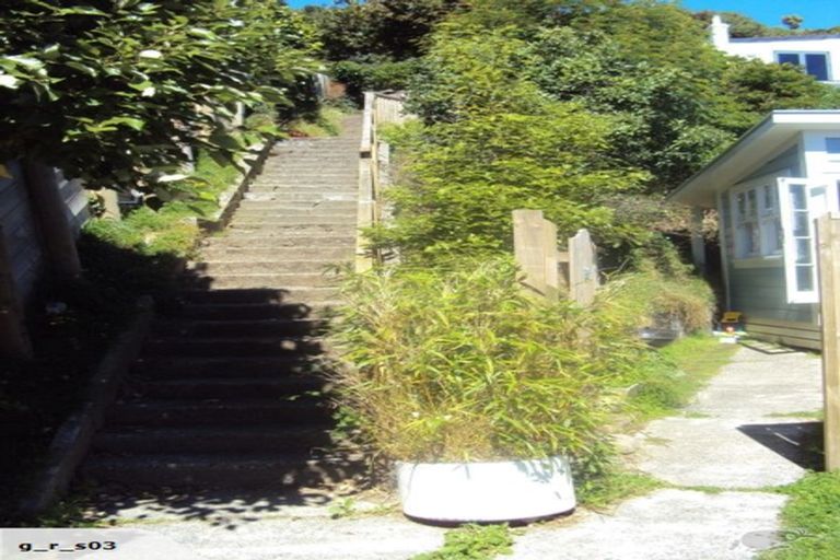 Photo of property in 30 Sutherland Crescent, Melrose, Wellington, 6023