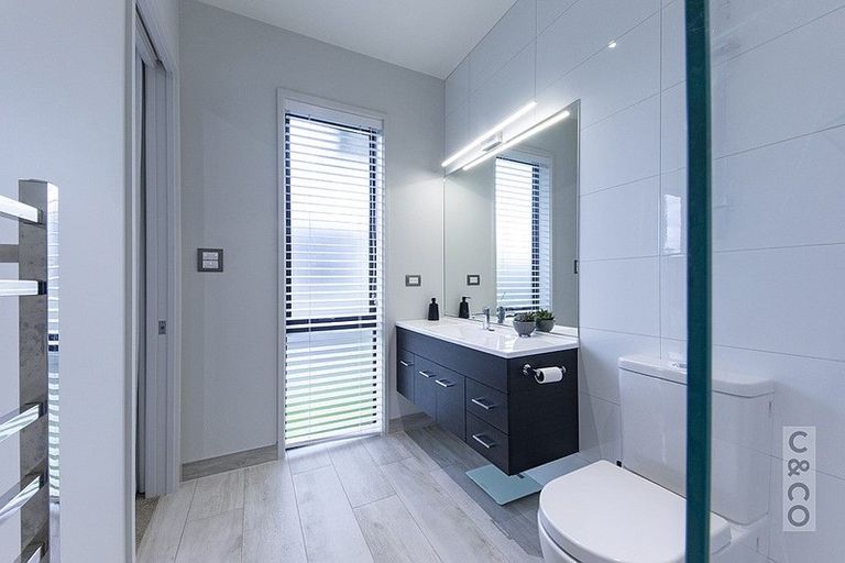 Photo of property in 42 Pohutukawa Parade, Riverhead, 0820