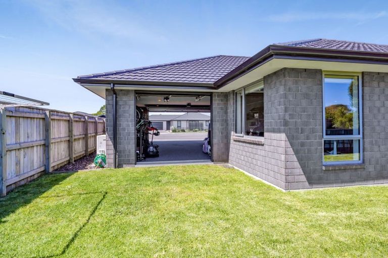 Photo of property in 18 Piharau Crescent, Hurdon, New Plymouth, 4310