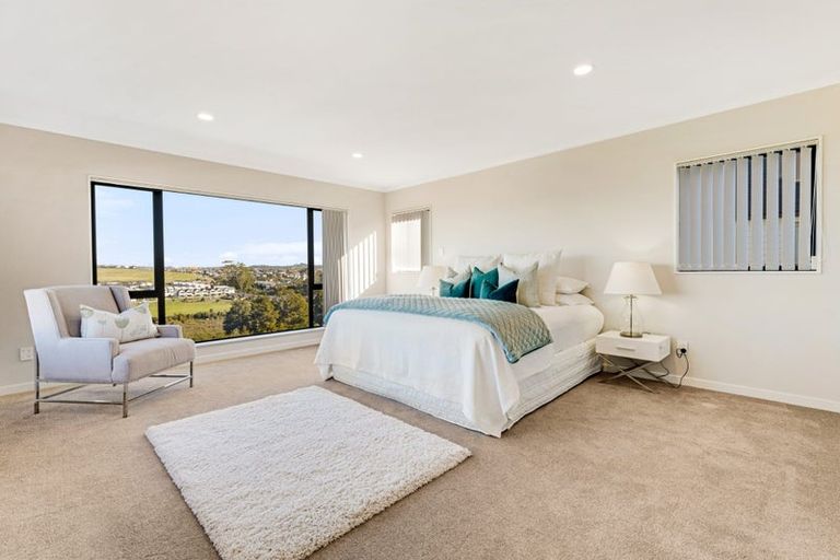 Photo of property in 22 Cassidy Drive, Orewa, 0931