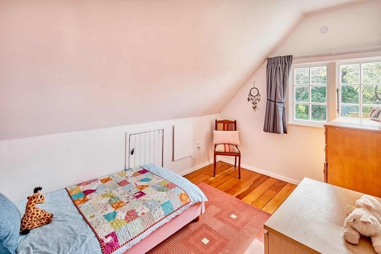 Photo of property in 9 Northland Road, Northland, Wellington, 6012