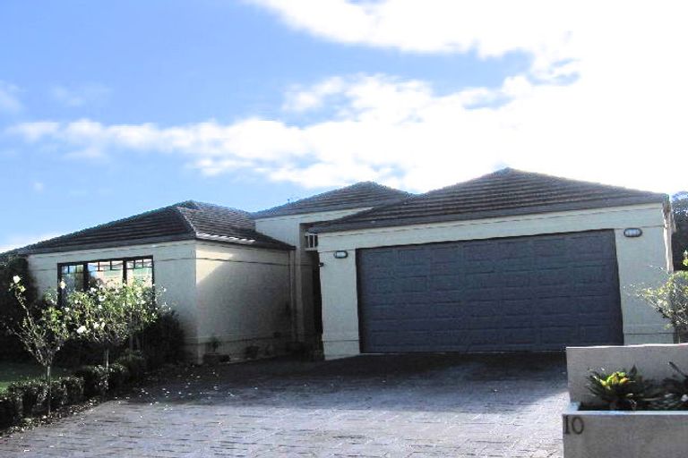 Photo of property in 10 Jade Court, Rosedale, Auckland, 0632