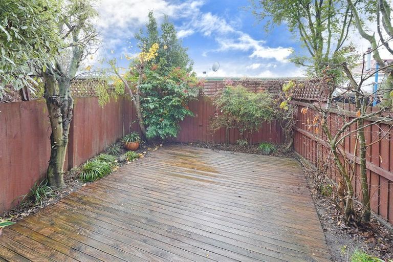 Photo of property in 2/14a Frederick Street, Waltham, Christchurch, 8011