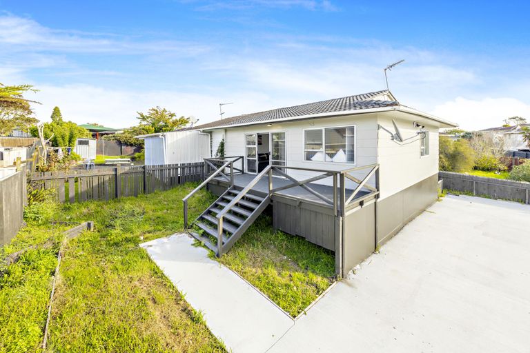 Photo of property in 1/4 Slim Place, Clendon Park, Auckland, 2103