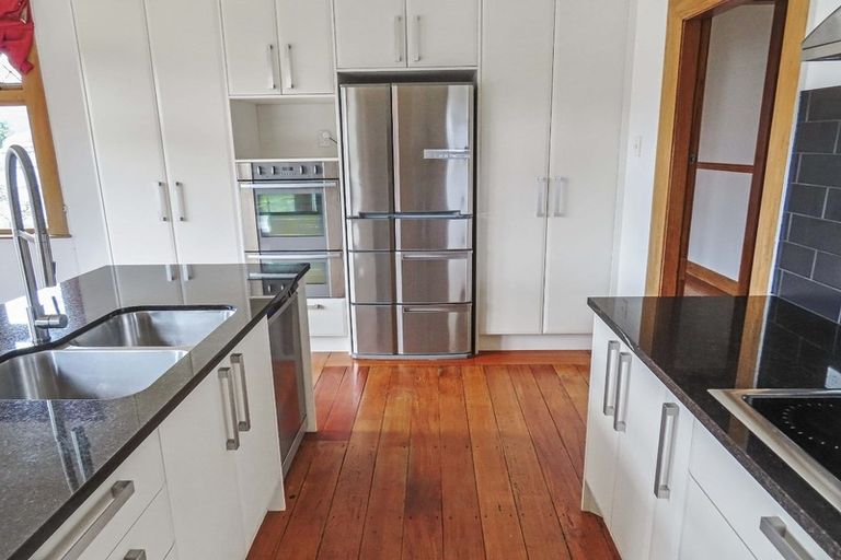 Photo of property in 30 Granville Street, Silverstream, Upper Hutt, 5019