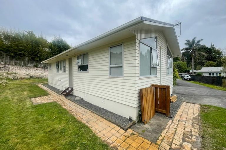 Photo of property in 32 Candia Road, Swanson, Auckland, 0614