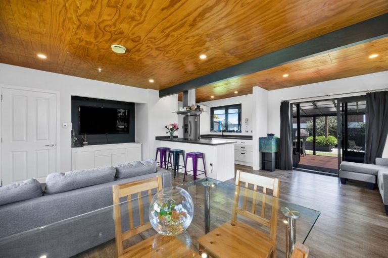Photo of property in 164 Tukapa Street, Westown, New Plymouth, 4310