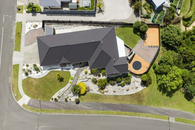 Photo of property in 54 Cashmere Drive, Fitzherbert, Palmerston North, 4410