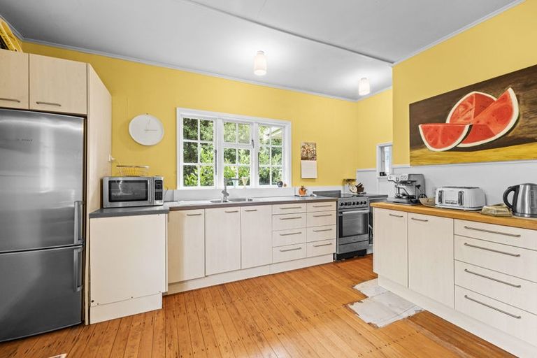 Photo of property in 1 Barclays Road, Little River, 7591