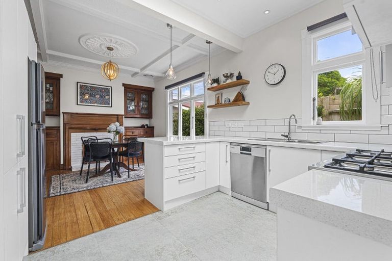 Photo of property in 178 Carrington Street, Lower Vogeltown, New Plymouth, 4310