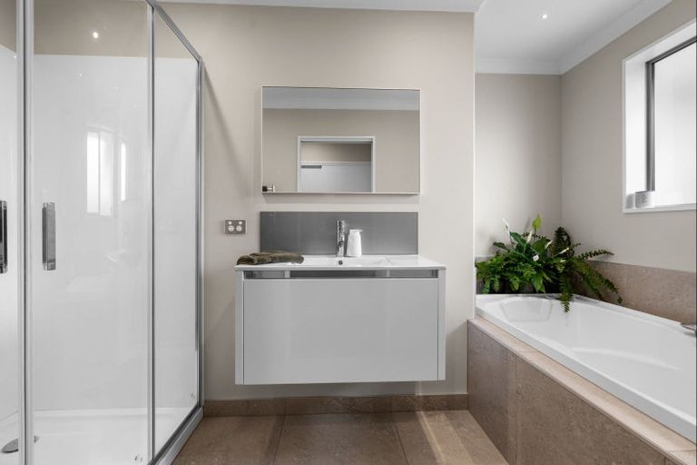 Photo of property in 5 Dunlop Crescent, Rolleston, 7614