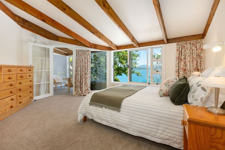 Photo of property in 17 Mahina Road, Mahina Bay, Lower Hutt, 5013