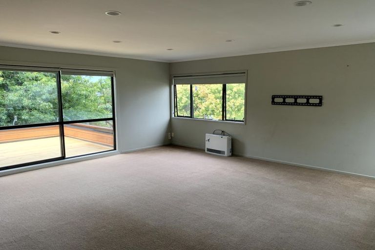 Photo of property in 2/17 Kennedy Avenue, Forrest Hill, Auckland, 0620