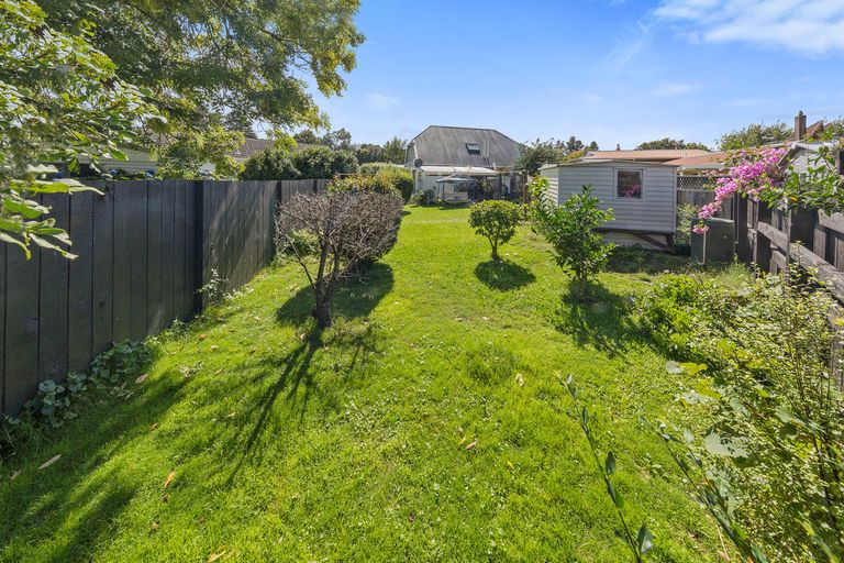 Photo of property in 8 Pinehurst Place, Wattle Downs, Auckland, 2103