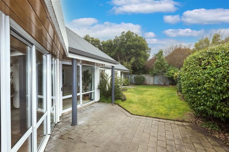 Photo of property in 255 Avonhead Road, Avonhead, Christchurch, 8042