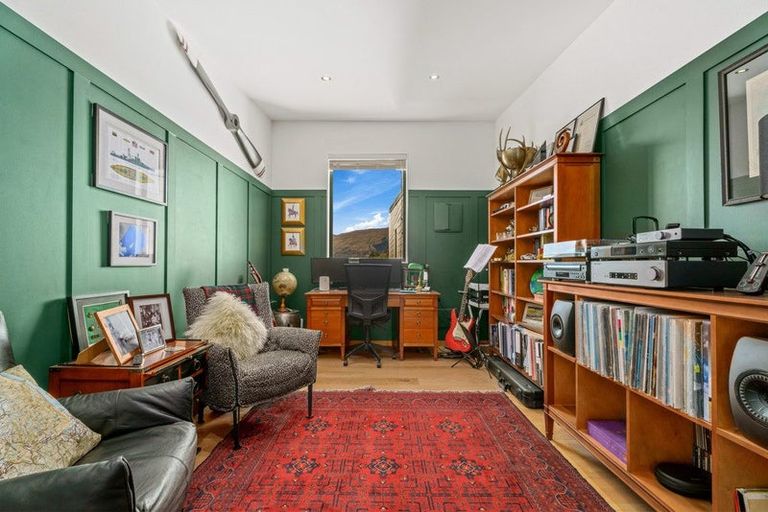 Photo of property in 77 Kent Street, Kingston, Athol, 9793