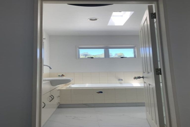 Photo of property in 19 Enticott Place, Huntsbury, Christchurch, 8022