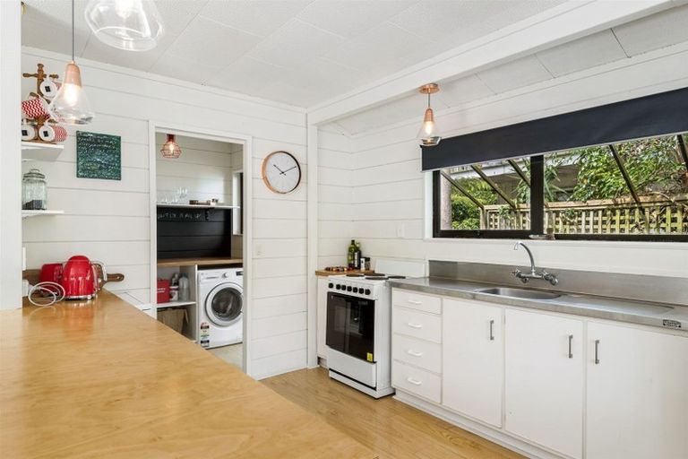 Photo of property in 2/71 Saddleback Rise, Murrays Bay, Auckland, 0630