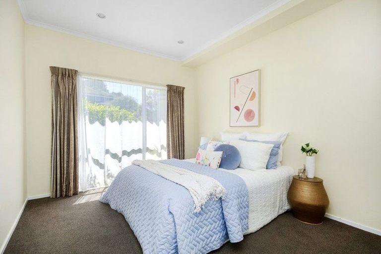 Photo of property in 39 Arahiwi Grove, Tirohanga, Lower Hutt, 5010