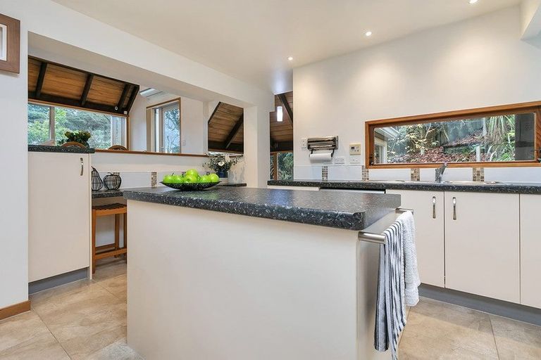 Photo of property in 72 Brigantine Drive, Beach Haven, Auckland, 0626