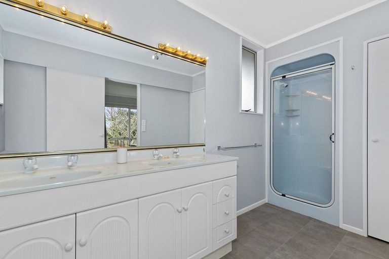 Photo of property in 174 Sandwich Road, St Andrews, Hamilton, 3200