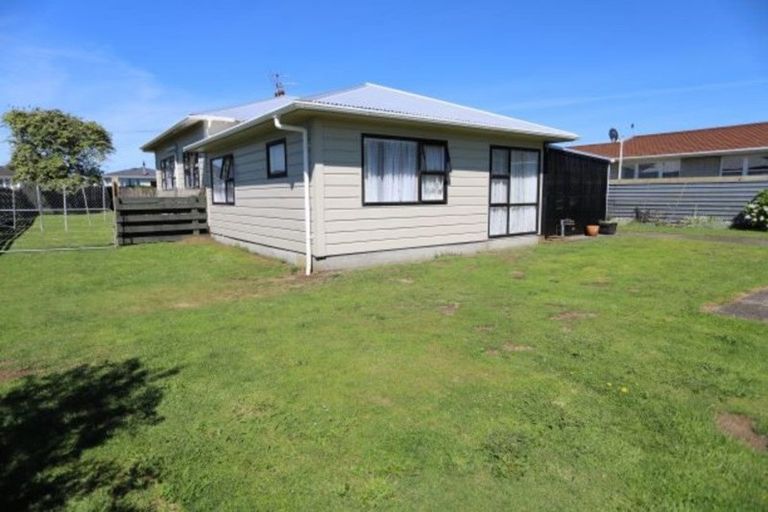 Photo of property in 18 Campbell Street, Hawera, 4610